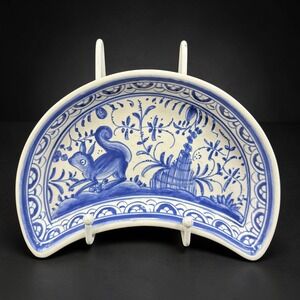 Eximious Portugal Hand Painted Blue White Squirrel Crescent Bone‎ Dish Plate 8x5